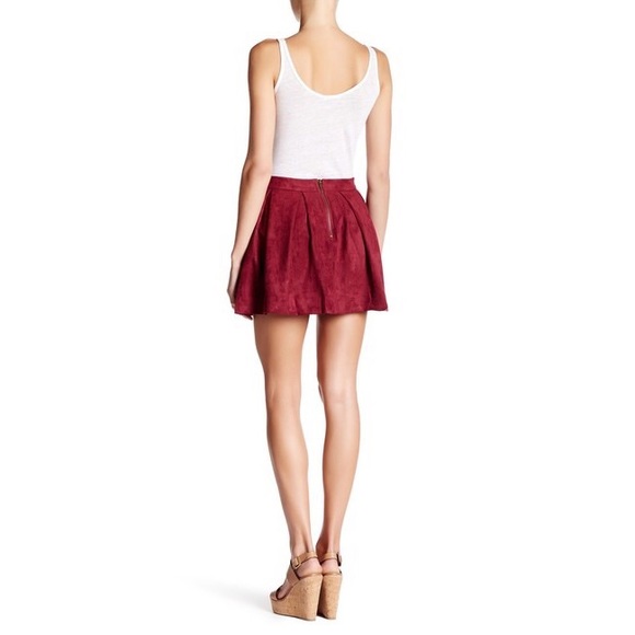 Honey Punch Jackie’s Faux Suede Pleated Mini Skirt - Picture 7 of 7